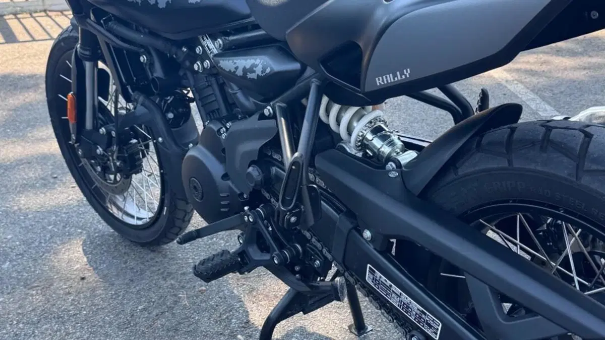 Royal Enfield Himalayan 450 Mana Black (2026)  (20)