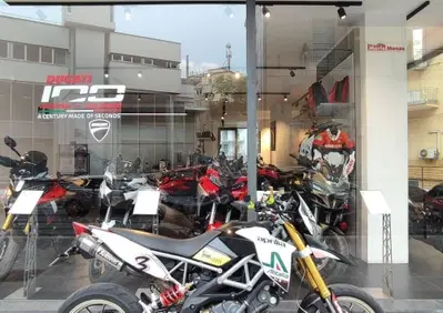 Aprilia Dorsoduro 750 (2009 - 14) - Annuncio 10060074