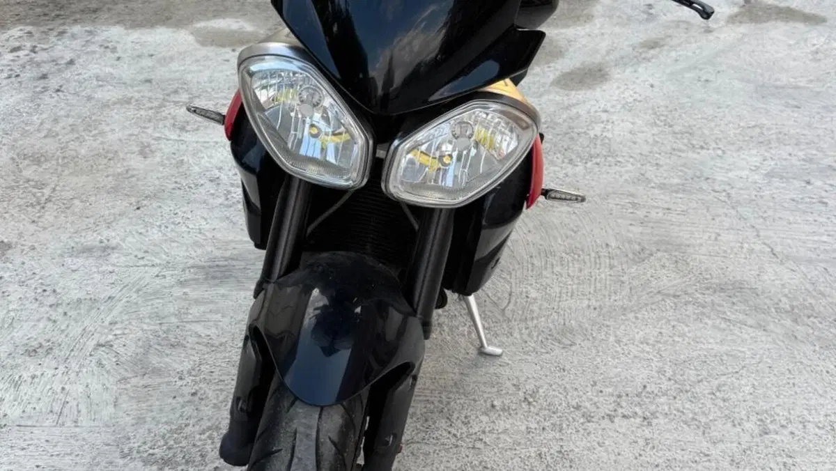 Triumph Street Triple R ABS (2013 - 17)  (3)