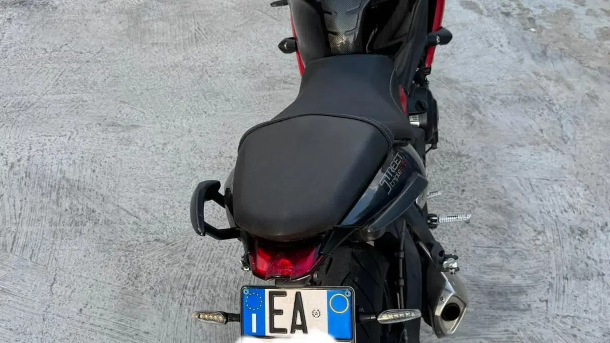 Triumph Street Triple R ABS (2013 - 17)  (4)