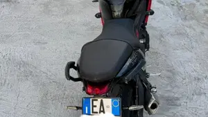 Triumph Street Triple R ABS (2013 - 17)  (4)