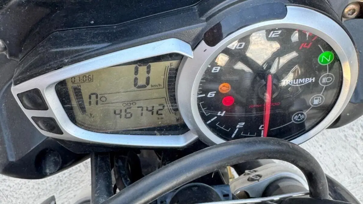 Triumph Street Triple R ABS (2013 - 17)  (5)