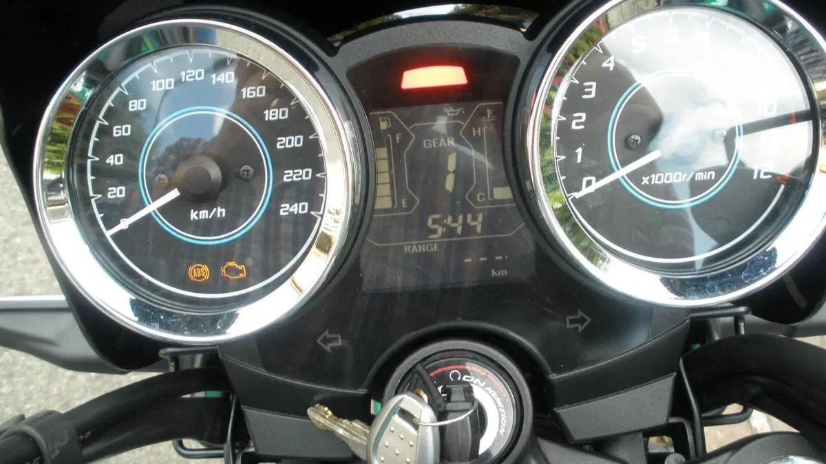 Kawasaki Z 650 RS (2022 - 24)  (6)