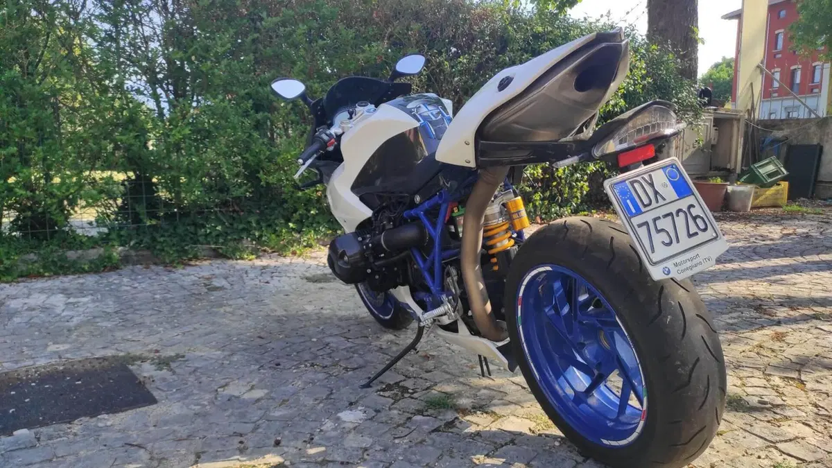 Bmw HP2 Sport  (4)