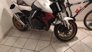 Honda CB 1000 R (2008 - 10)  (2)