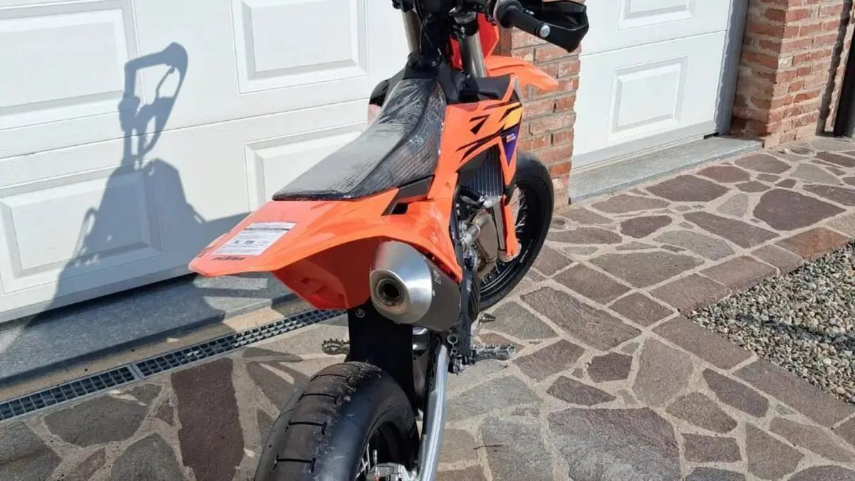 KTM 450 SMR (2026)  (2)