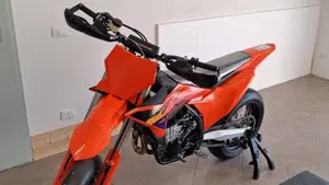 KTM 450 SMR (2026)  (4)