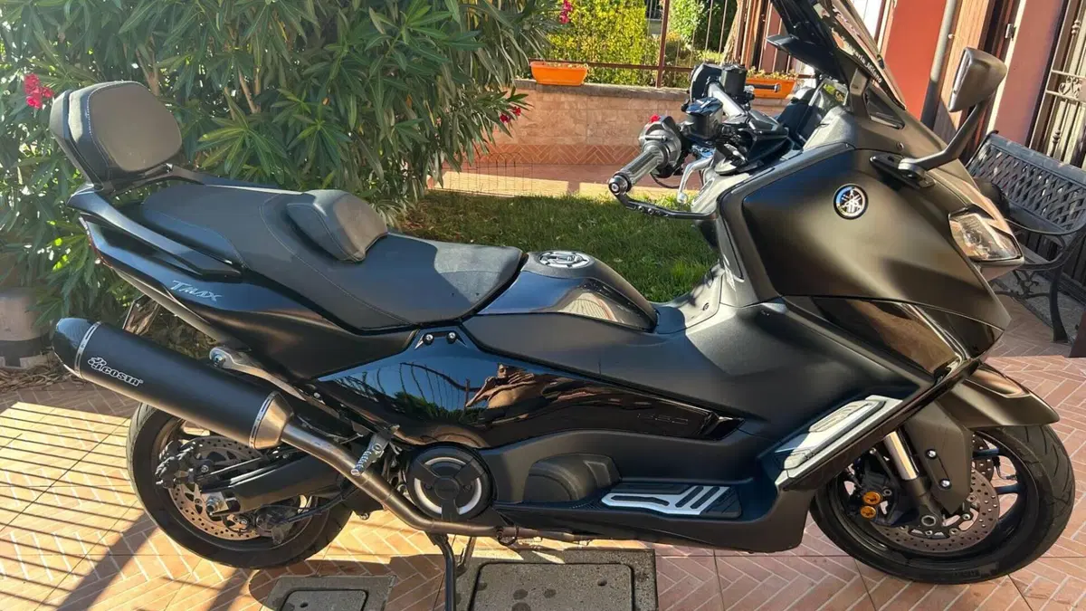 Yamaha T-Max 560 Tech Max (2022 - 24)  (2)