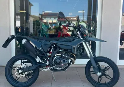 Betamotor RR 125 4T Motard T - X Special Edition (2025 - 26) - Annuncio 10060189