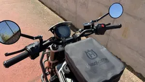 Husqvarna Svartpilen 401 (2020)  (10)