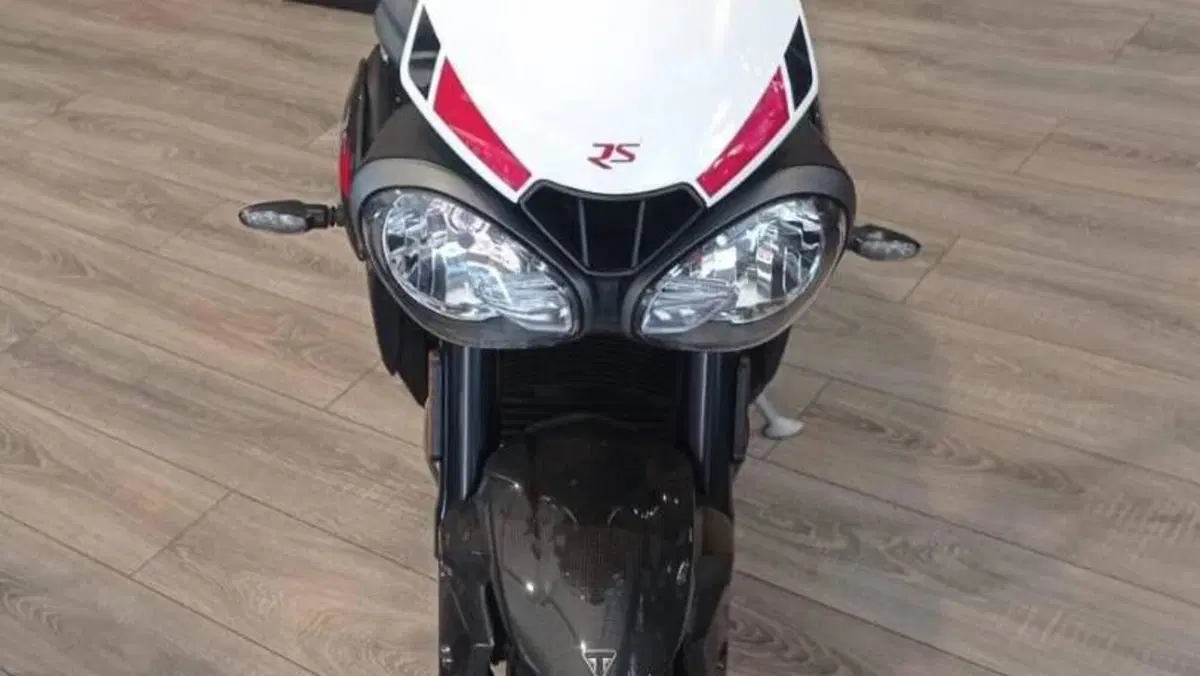 Triumph Speed Triple 1050 RS (2018 - 20)  (2)