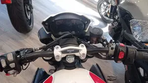 Triumph Speed Triple 1050 RS (2018 - 20)  (6)