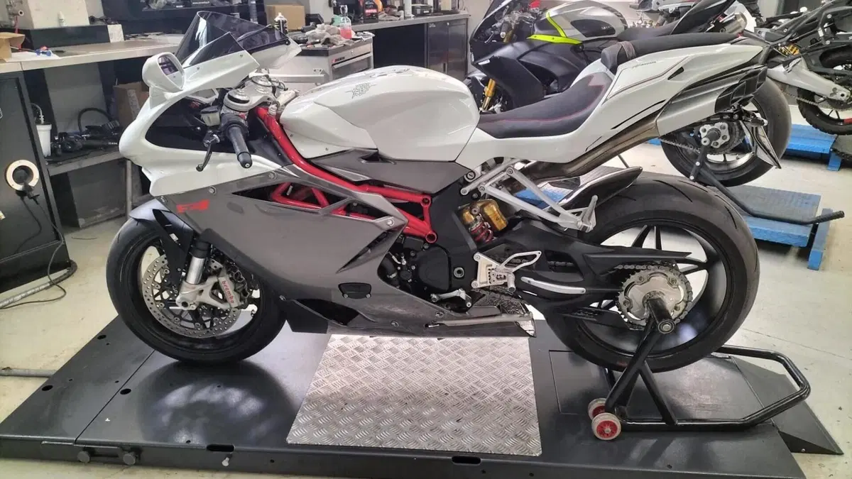 MV Agusta F4 1000 (2010 - 15)  (3)