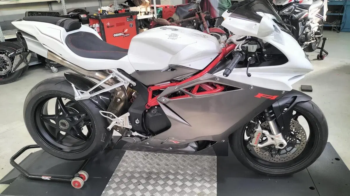 MV Agusta F4 1000 (2010 - 15)  (4)