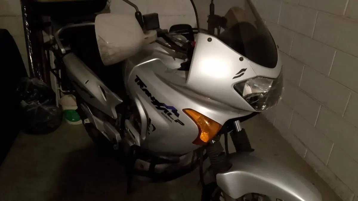 Honda Transalp XL 650V (2000 - 04)  (2)