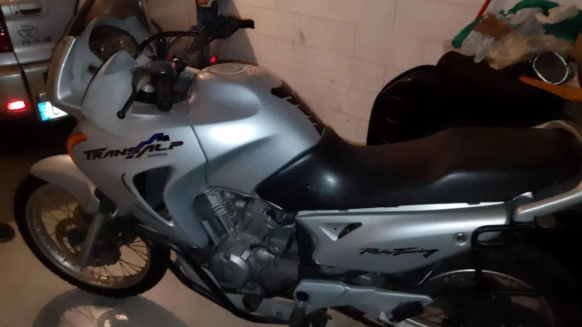 Honda Transalp XL 650V (2000 - 04)  (3)