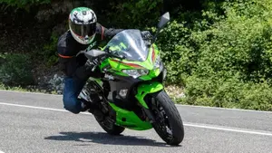 Kawasaki Ninja 400 Performance (2023)  (4)