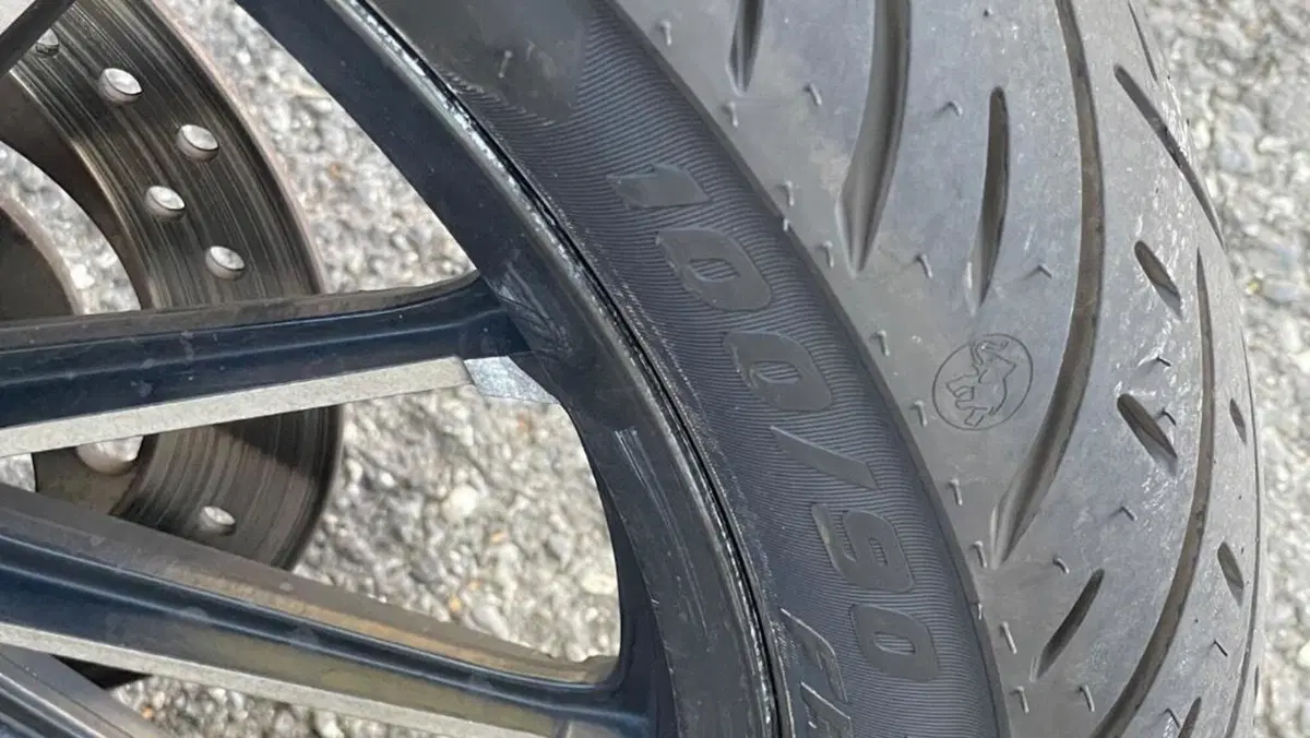 Harley-Davidson 883 Iron (2012 - 14) - XL 883N  (4)