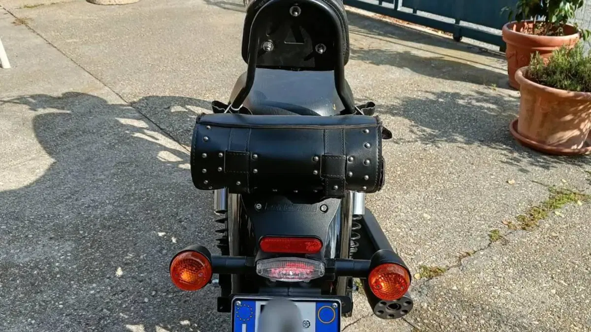 Um Italia Renegade Sport 125 (2019 - 22)  (3)