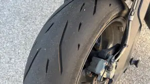 Triumph Street Triple 765 RS (2023 - 26)  (2)