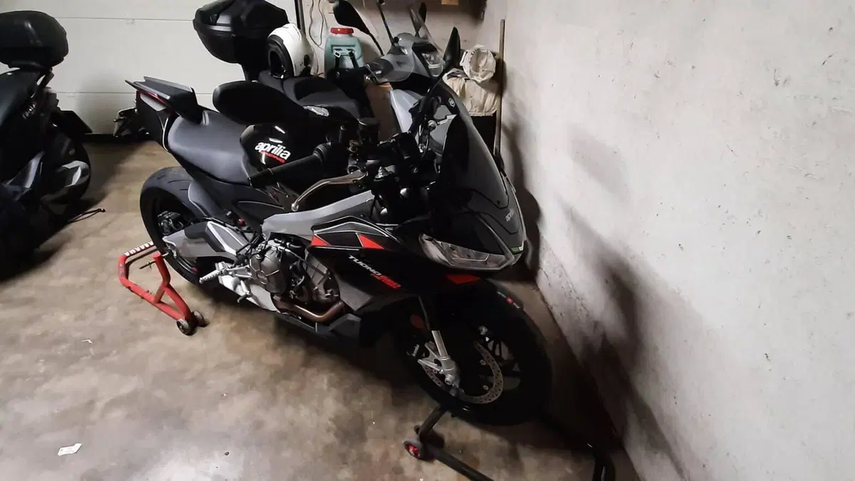 Aprilia Tuono 660 Factory (2022 - 24)  (2)