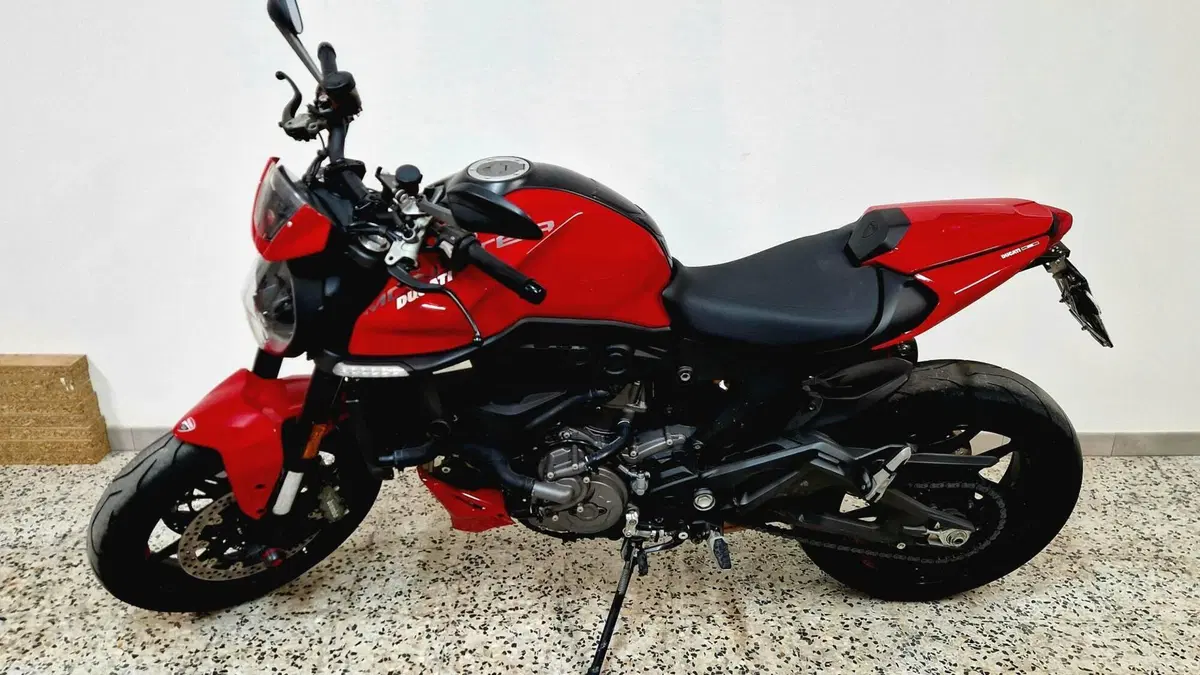 Ducati Monster 937 + (2021 - 25)  (2)