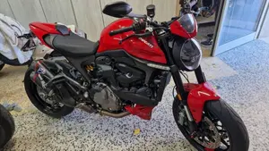 Ducati Monster 937 + (2021 - 25)  (10)