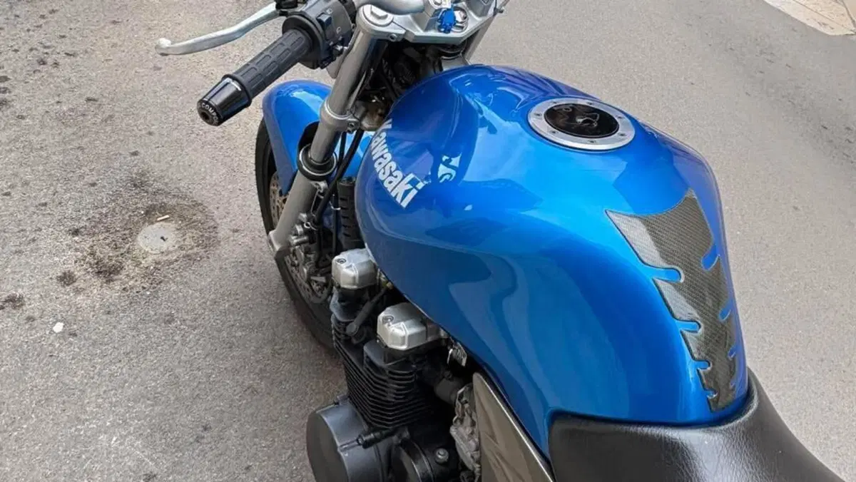 Kawasaki   (2)
