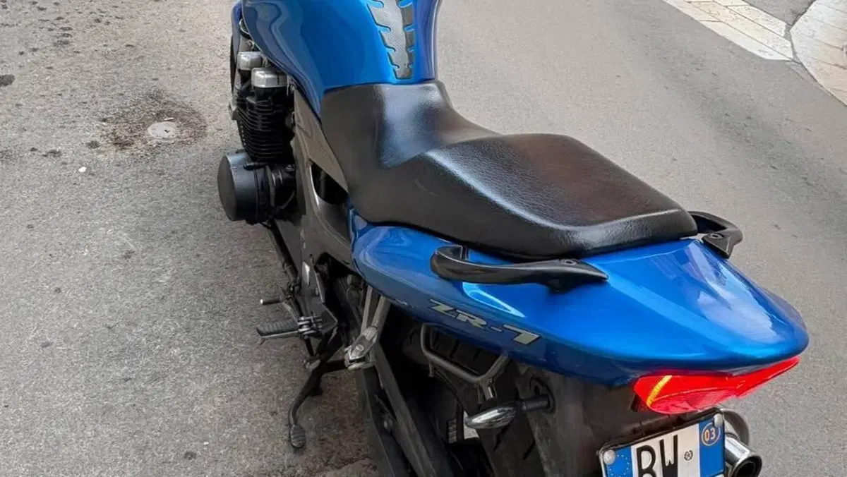 Kawasaki   (7)