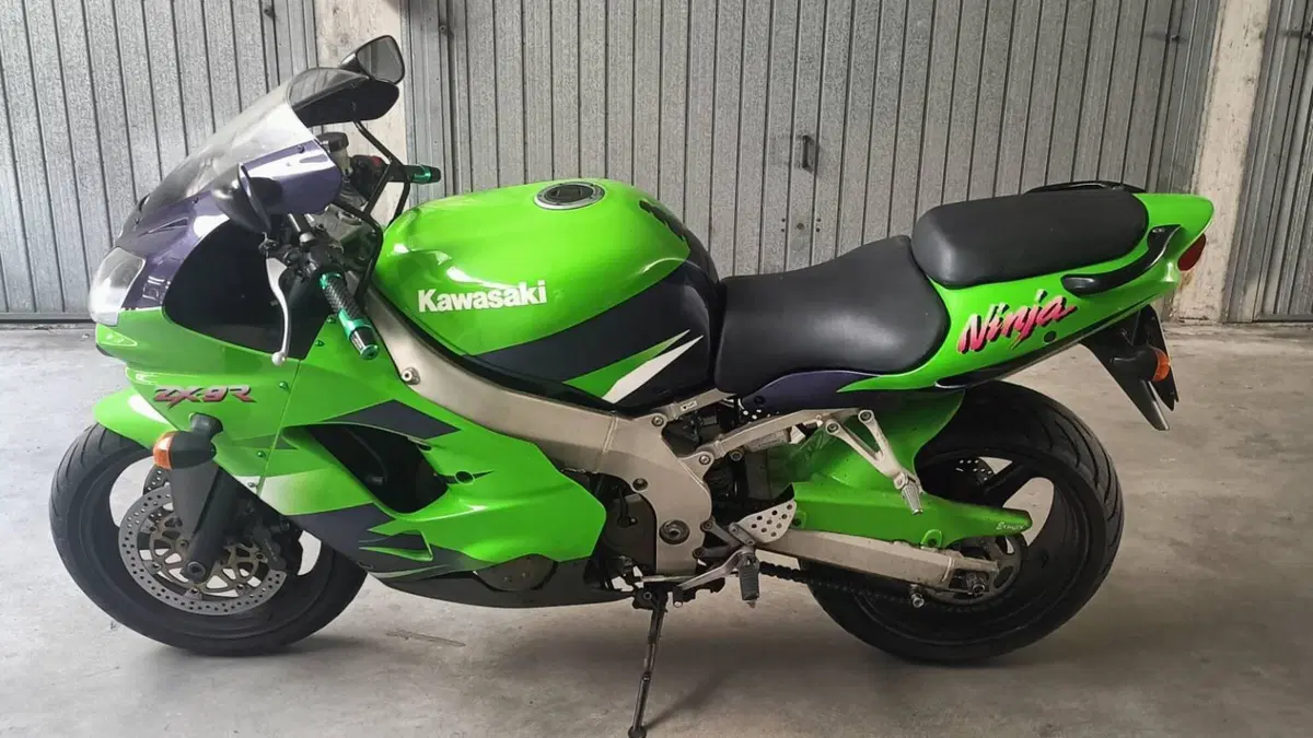 Kawasaki Ninja 900 ZX-9R (1998 - 01) 