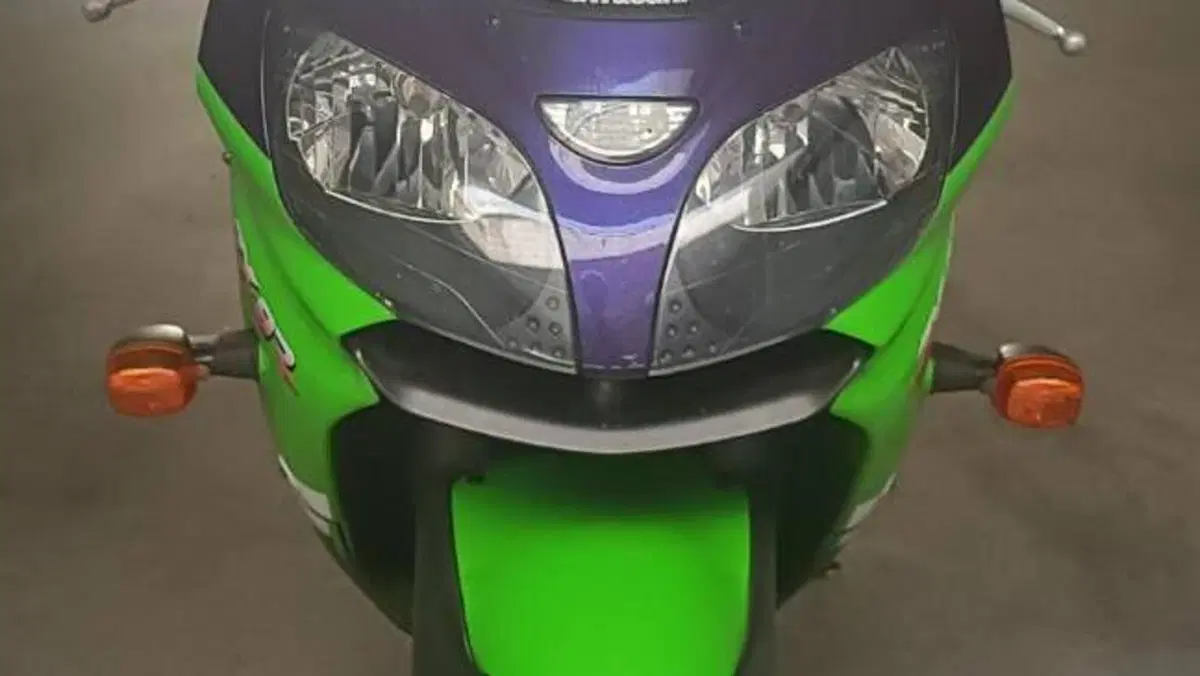 Kawasaki Ninja 900 ZX-9R (1998 - 01)  (2)