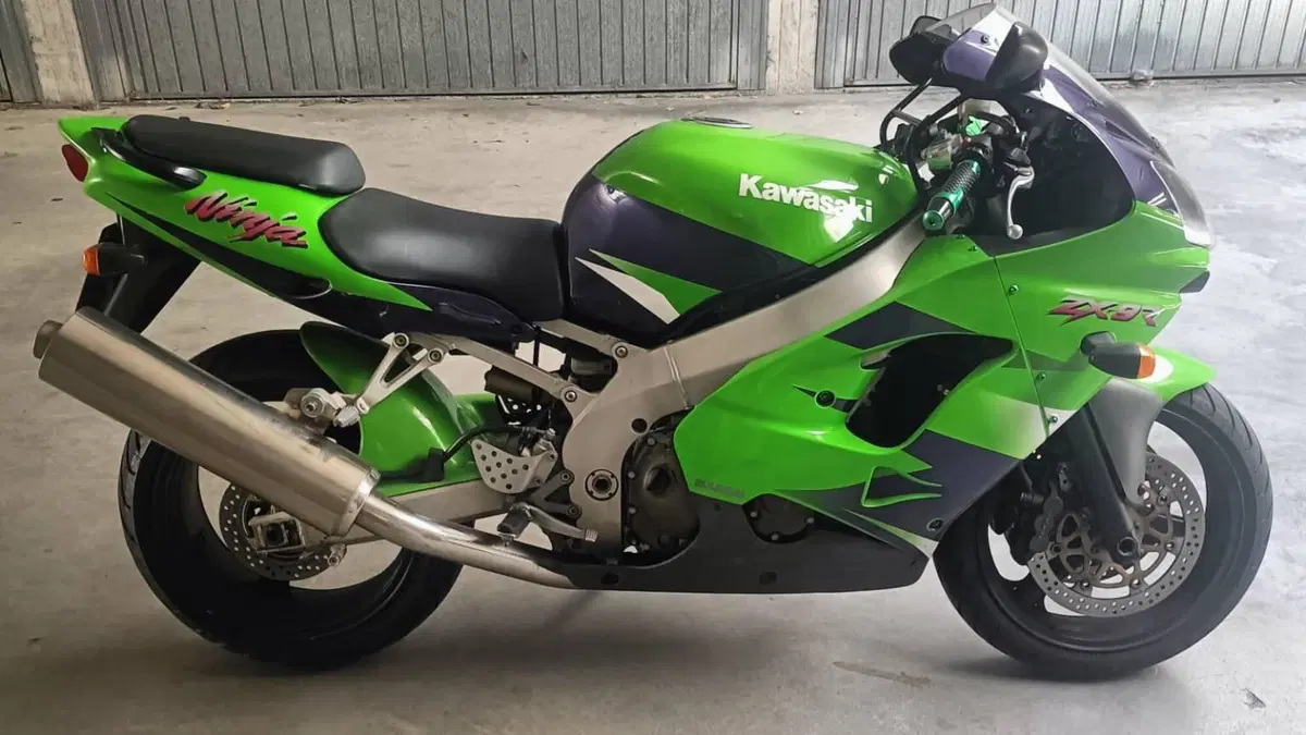 Kawasaki Ninja 900 ZX-9R (1998 - 01)  (6)