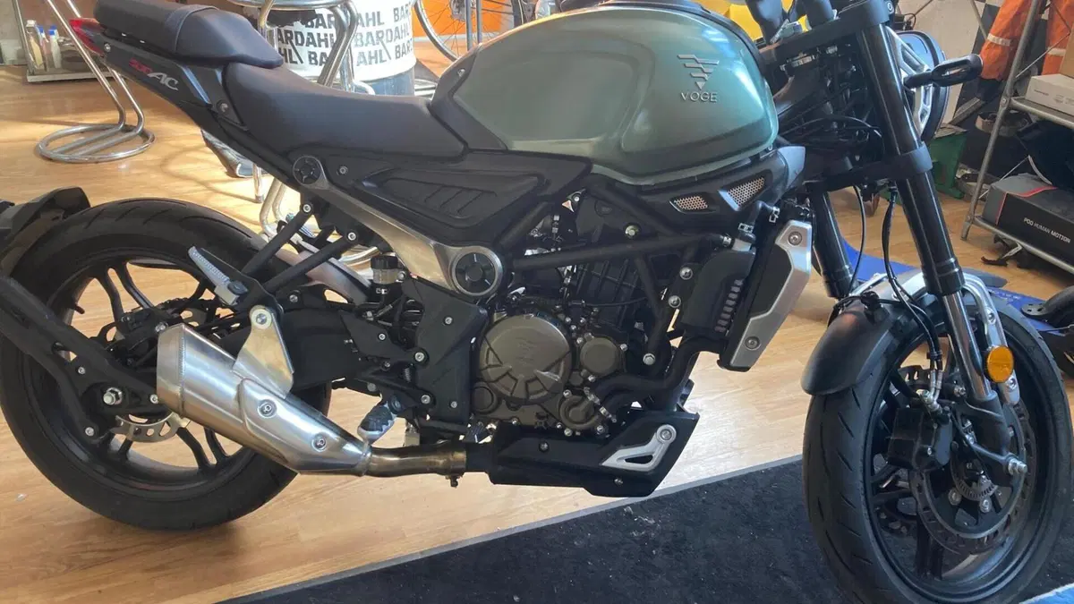 Voge Trofeo 300AC (2021 - 26)  (2)