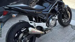 Suzuki Gladius 650 SFV (2009 - 15)  (3)