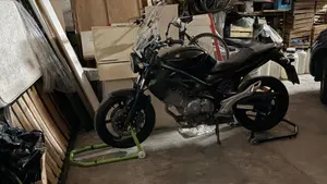 Suzuki Gladius 650 SFV (2009 - 15)  (5)