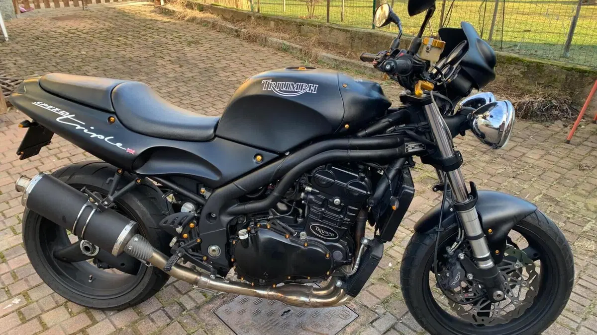 Triumph Speed Triple 955 (1998 - 01)  (3)