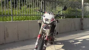 Husqvarna SM 125 (2007)  (2)