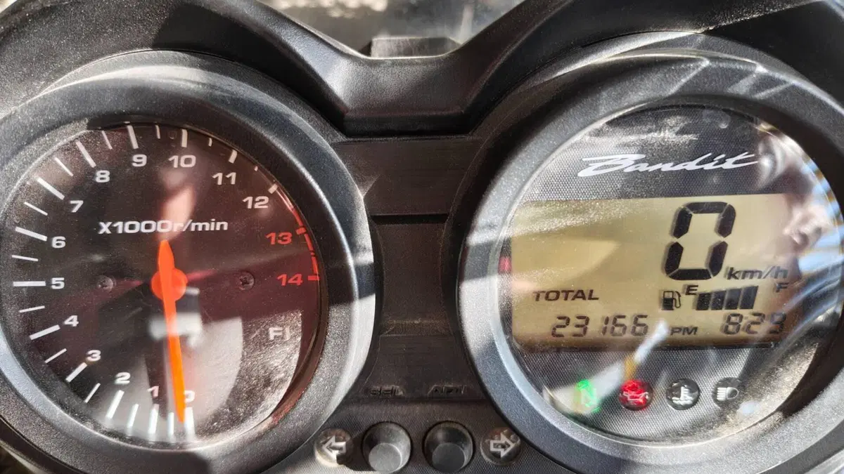 Suzuki GSF 650 Bandit S (2006 - 12)  (3)