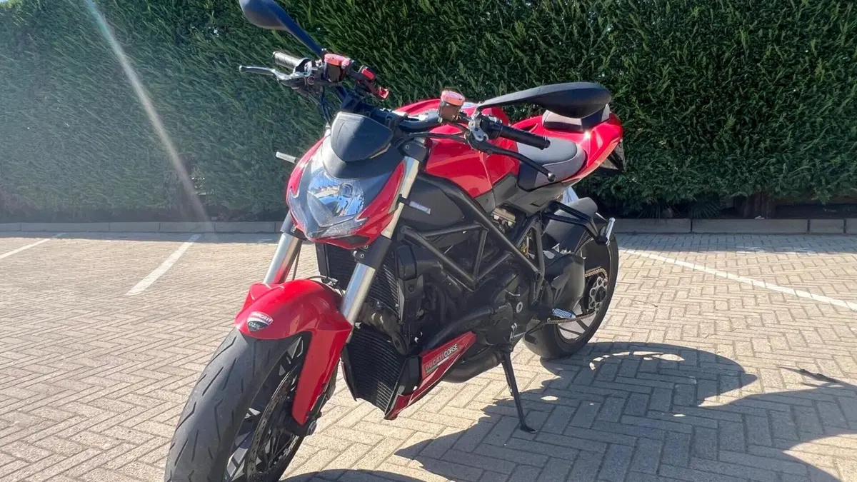 Ducati Streetfighter (2009 - 12)  (8)