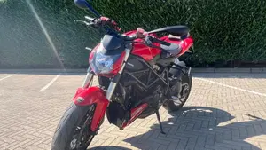 Ducati Streetfighter (2009 - 12)  (8)