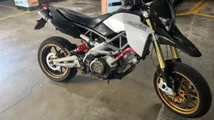 Aprilia Dorsoduro 750 Factory (2010 - 13)  (4)