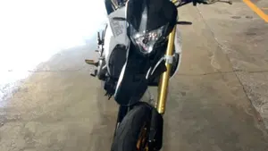 Aprilia Dorsoduro 750 Factory (2010 - 13)  (5)