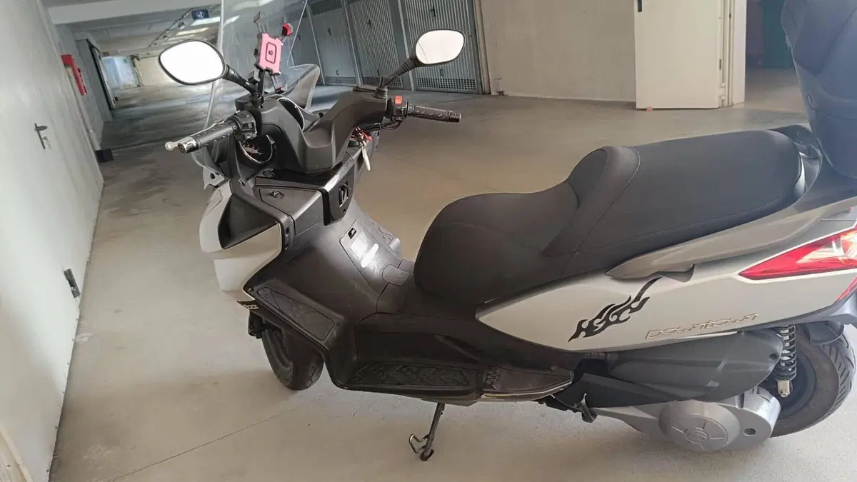 Kymco Downtown 300i (2009 - 17)  (2)