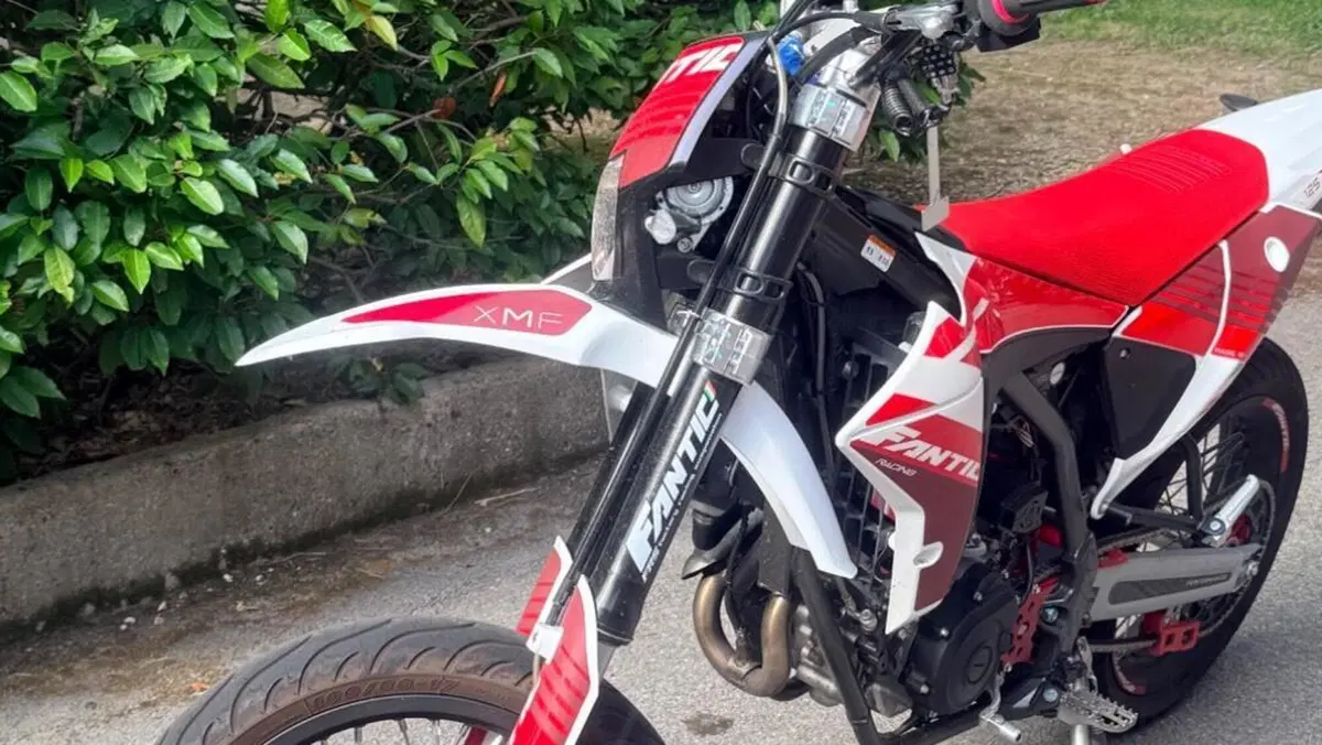 Fantic Motor XMF 125 Motard Performance 4T (2023 - 24)  (2)
