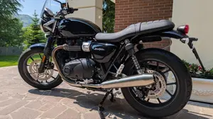 Triumph Street Twin 900 (2017 - 18)  (3)