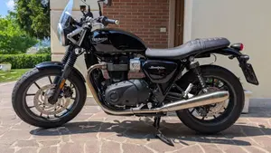 Triumph Street Twin 900 (2017 - 18) 
