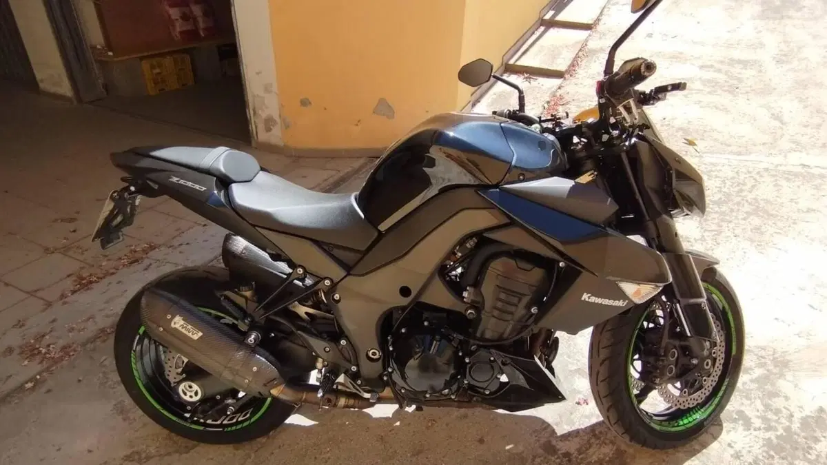 Kawasaki Z 1000 (2010 - 13)  (2)