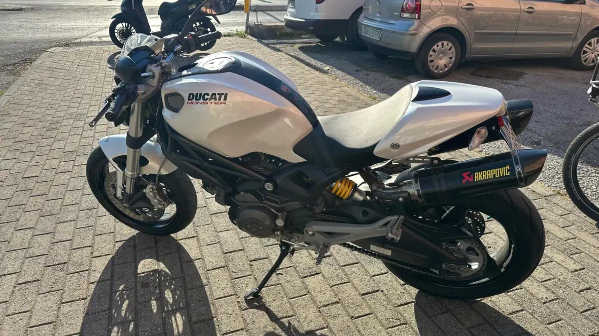 Ducati Monster 696 (2008 - 13)  (4)