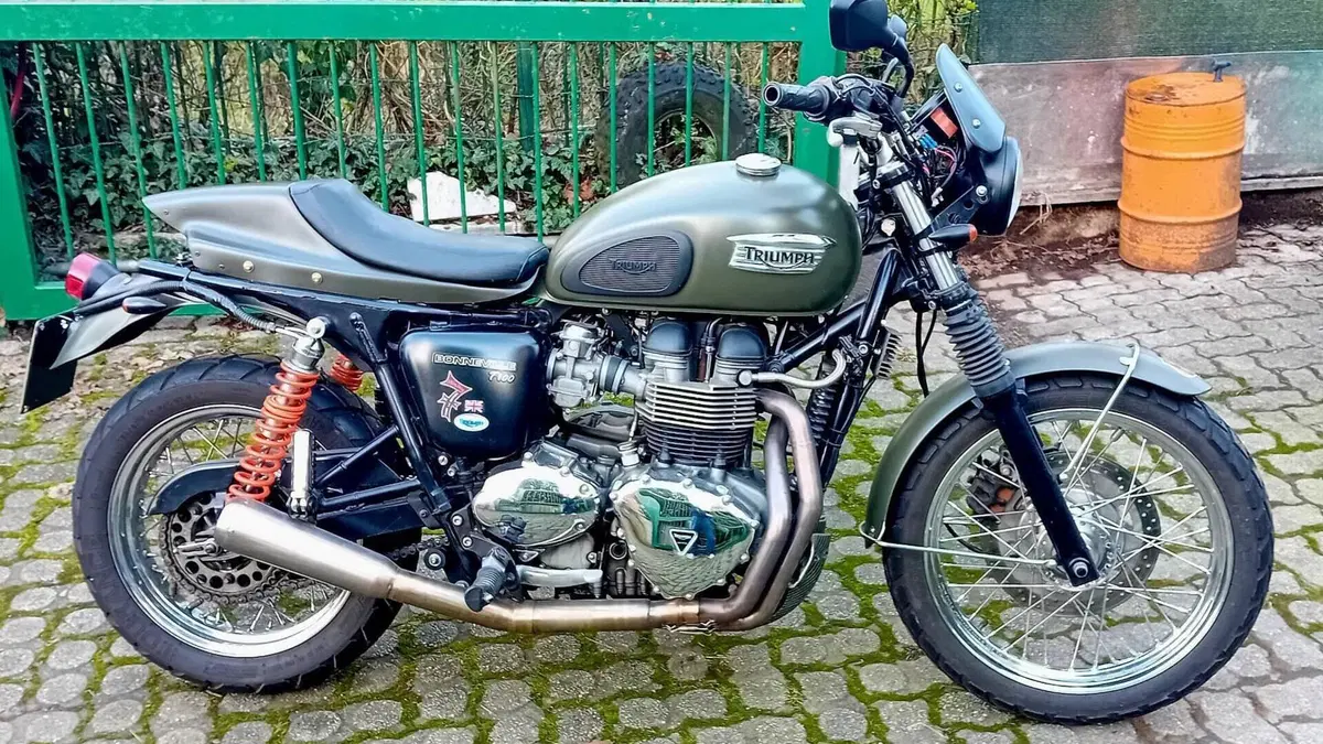 Triumph Bonneville T100 (2008 - 16)  (2)