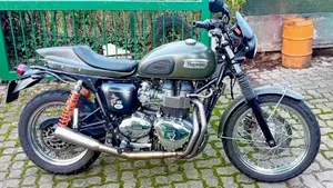 Triumph Bonneville T100 (2008 - 16)  (2)